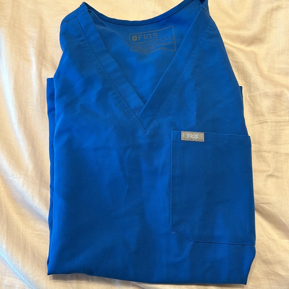 Wear figs one pocket Catarina scrub top